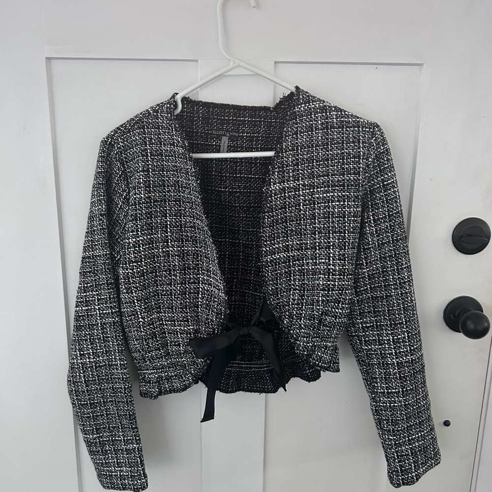 Elliot & Vine Black and White Plaid Cropped Blazer with Wrap Front Large